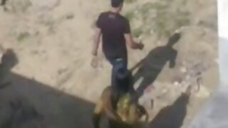 فتاة جميلة ذات افلام سكس مترجم عربي طويل شعر داكن في جوارب تصبح قاسية